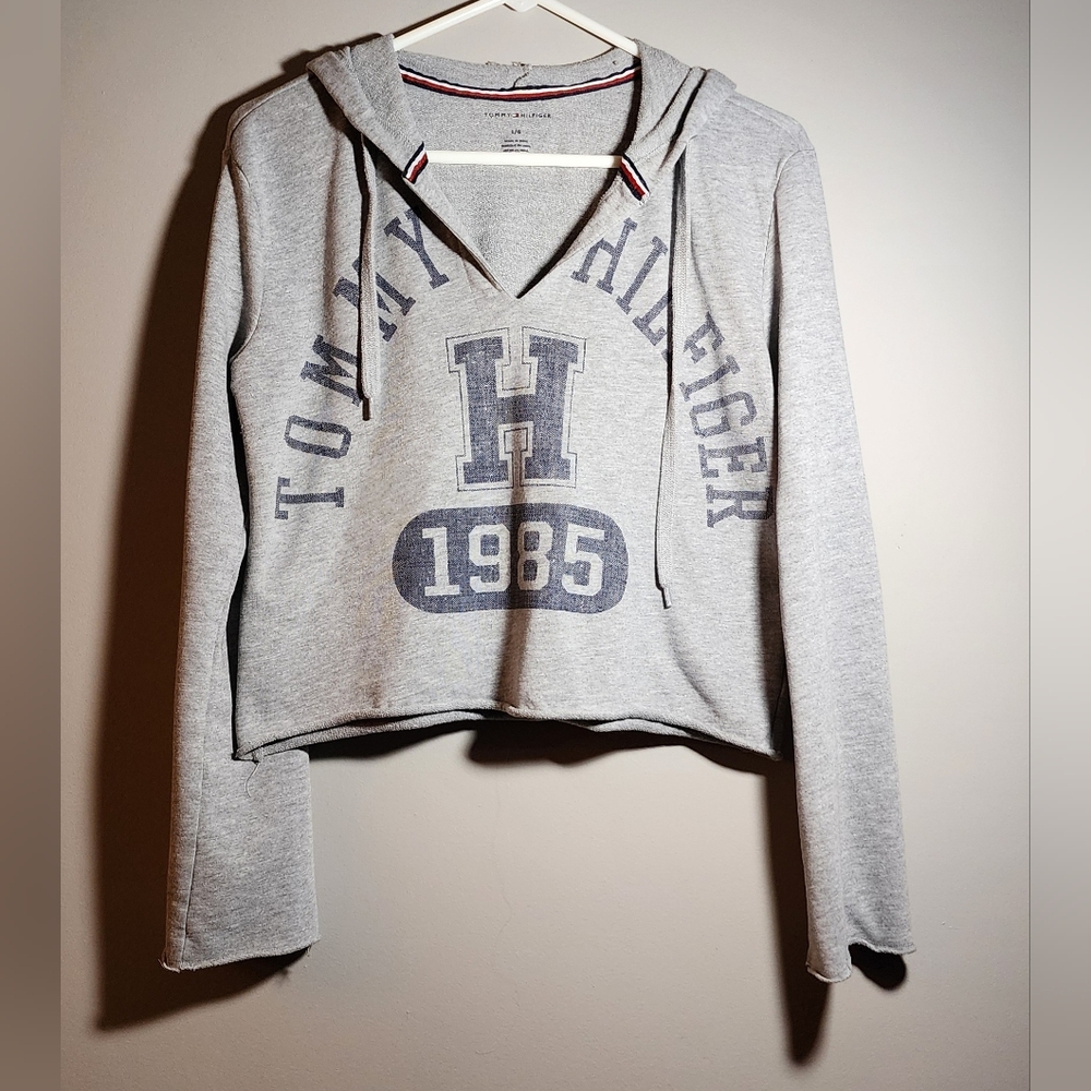 Large Tommy Hilfiger Women's Gray Two-tone Cropped Hoodie Super Soft Raw Hem